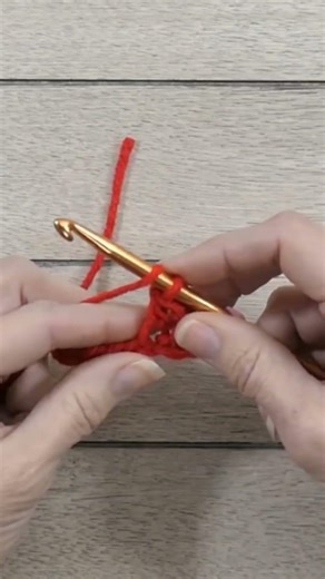 How to make a Double Crochet for complete beginners. #crochetforbeginners #crochettutorial