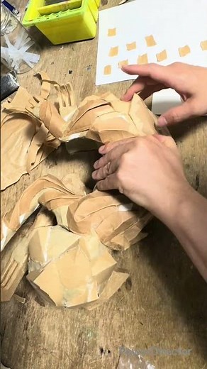 次回色塗り！細かい隙間に紙を貼るナマケモノ！ #段ボール #手作り工作