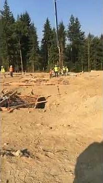Concrete pour at elementary school at Redmond Ridge East