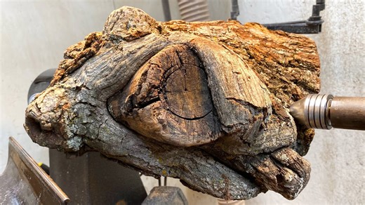 I turned my first black walnut piece! 😍
