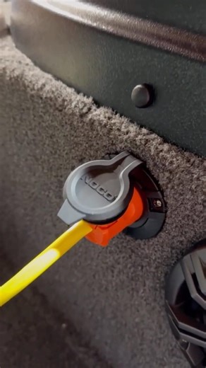 Must Watch! Dual Port Plug Boat Battery Set Up!