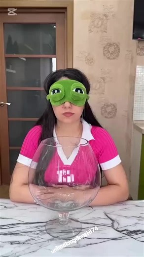 OMG 😱 amazing challenge . . . . . . . #crazy challenge #amazing challenge #daily challenge #creatorsearchinsights