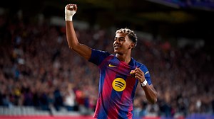 Lamine Yamal Surprises With New Celebration: From Wearing the Crown to Kissing the Barcelona Crest