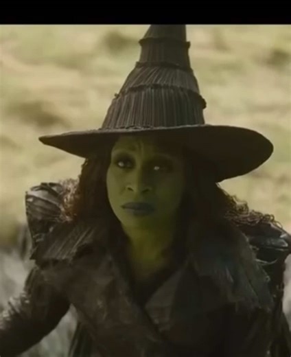 Why are the deleted scenes always so good!😭🧹💚✨ #wicked #fyp #wickedforgood #cynthiaerivo #elphaba