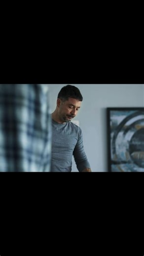 @El Bere Bere Enemigo íntimo - Temporada 2 Episodio 15/60 #🇭🇳Walter La guerra entre Roxana y Alejandro se intensifica y llega a límites insospechados. Pero el surgimiento de un enemigo común los obliga a unirse, a encontrar en esa relación que tuvieron de niños la fuerza que les permita vencer. Título alternativo Enemigo Íntimo Episodios 60/60 Calidad alta definición Tipo: Serie | Año: 2020 Género: Acción|Crimen|Drama|Telenovela|Suspense Actores: Aitor Luna|Amaranta Ruiz|Arturo García Tenorio|