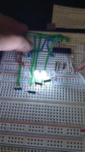74LS90 BCD encoder, displayed on LED, 0-9 in binary.