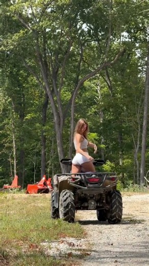 Farm girl daily routine!#farmlife #farm #farmgirl #farrierlife