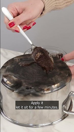 Put This Paste on Burnt Pans – The Results Will Amaze You!