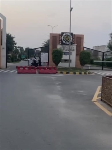 For the first time in the heart of Faisalabad On ground possission able plots. 5 years payment plan. 20 % Down payment. Get possission on down payment. Limited Inventory. Lower canal & 208 chack road's best society Model city Royal Villas. FDA Approved. For further details contact Haven Properties Official Sales Partner Wa.me/ 923000995577 Www.havenproperties.pk #havenproperties #208chack #property #investment #plotsoninstallment #RoyalVillas #ModelCityRoyalvillas | Haven Properties