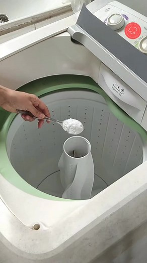 Limpeza eficaz da máquina de lavar com bicarbonato e vinagre