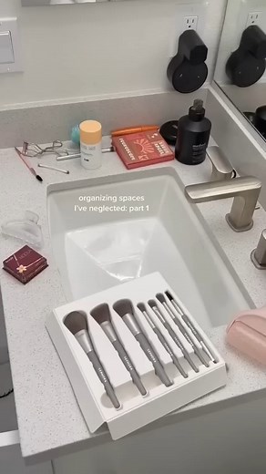 5.5K views · 115 reactions | bathroom cleaning reset & organization #Cleaning #CleanHome #CleanLiving #CleanSpace #CleaningTips #CleanFreak #CleanRoutine #CleanHouse #CleaningHacks #CleanEnvironment #CleaningMotivation #Cleanliness #Declutter #OrganizedLife #TidyHome #SparklingClean #HomeCleaning #CleaningInspiration #CleanandTidy #CleanSpaceHappyPlace | Cleaning Everything | Facebook