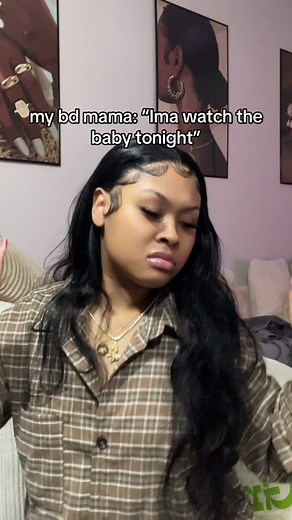 gimme 10 minutes ill have her washed and dressed with a full diaper bag 😭