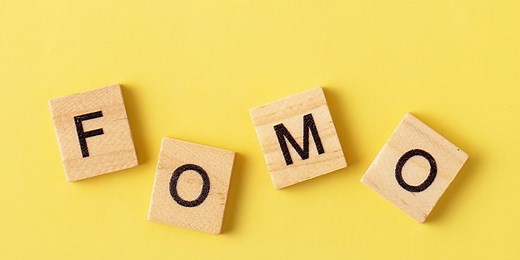 FOMO (Fear of Missing Out): Pengertian, Faktor Pendorong, dan Dampaknya