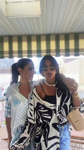 cutest new clutch from @. @Jennifer Fessler 😍😍