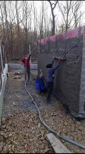 Constructing a Concrete Wall with Layered Technique
