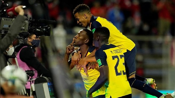 Se acerca al Mundial: Ecuador venció 2-0 Chile en Santiago por las  Eliminatorias Qatar 2022
