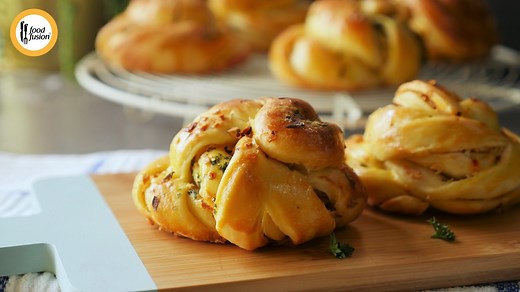 A quick and simple Garlic Bread Knots recipe by Food Fusion #HappyCookingToYou #FoodFusion Written Recipe: https://bit.ly/3sxlUgx | Food Fusion