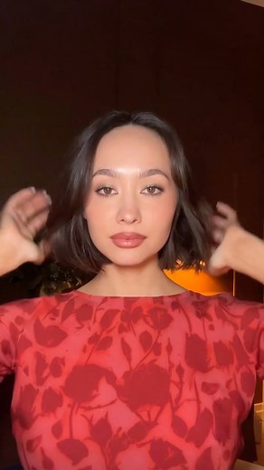 Zoe Kim Kenealy on Instagram: "OVERLINING BASED ON YOUR VERMILION BORDER. this is how to achieve the Madison beer style, plump and pouty lips even with a soft lip line. This lip liner technique has completely changed my makeup game and made my lips the best part of my look. Products Makeup for ever lip liner (universal earth and limitless brown) Morphe lip filter @mcobeauty_us peptide lip treatment, caramel MCo Beauty miracle flawless setting spray #lipliner #overlinedlips #plumplips #mcobeautyp