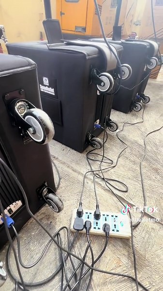 Is it easy to connect the Mini Linearray? #sound #audios #speaker #entertainment #for