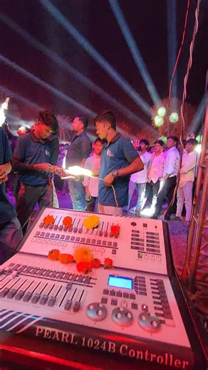 Viky | #lightshow #lightmaster #lightdesign #lightlook #lightreel lightdesign Trush Light Programming Sharpy Lightchek Lights Paar light... | Instagram