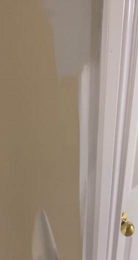 Nothing more satisfying than a straight cut line! #painting #interiorpainting #wooster #bosslady #duluxpaint #cutline #satisfying #painter