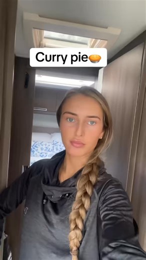 Ruby Barney Britton❤️ on Instagram: "Thought this was weird till i tried it😍🥧 #fyp #fy #jesusisking #cooking #foodideas #viral #dinnerideas #cookwithme #gypsycooking #recipe #easymeals #fyp #currypie #currypierecipe #pierecipe #baking #differentdinnerideas #explorer"