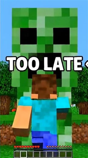 Minecraft 1 HP SURVIVAL 😳 Creeper Almost Killed Me! #minecraft #shorts