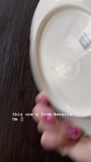 ‘Tis the season for holiday parties! Your next hostess gift doesn’t have to be expensive to feel special. Hunt for vintage pieces, mix in something new, wrap it cute. Because thoughtful goes further than flashy every time. | Daisy Mae Designs