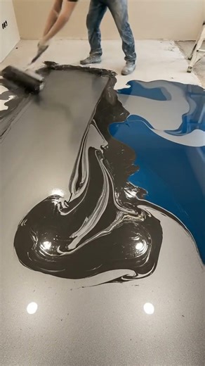 This studio went from concrete to glassmirror magic 😳🔥 #epoxyfloor #satisfying #construction #luxury