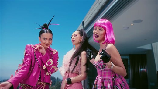 KeshYou x Snoop Dogg - Forever Sunday (Official Music Video)