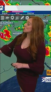 Caroline Brown super hot #beautiful #hot #meteorologist #weatherforecast #curvy #thickbody #legs