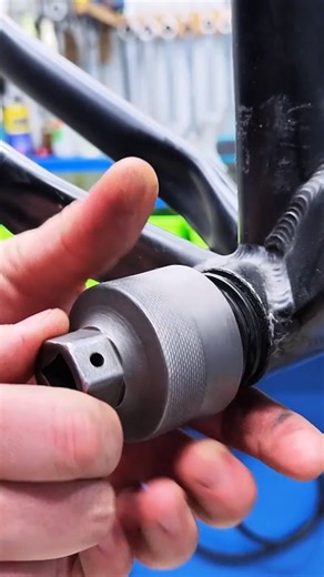 How to easily remove a bicycle bottom bracket with external bearings.