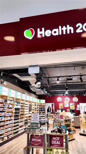 Back to school back to work season is officially here 😅 Health 2000 has all the wellness essentials to keep the whole fam on track — immune support, boosters for focus, daily vitamins, sleep energy helpers and so much more. Come through Richmond Mall, stock up, and roll into term one feeling like you’ve actually got it together ✨ One stop, all the wellness bits, sorted. . . . #RichmondMallNZ #BackToSchoolNZ #BackToWorkNZ #Health2000NZ #FamilyWellness | Richmond Mall