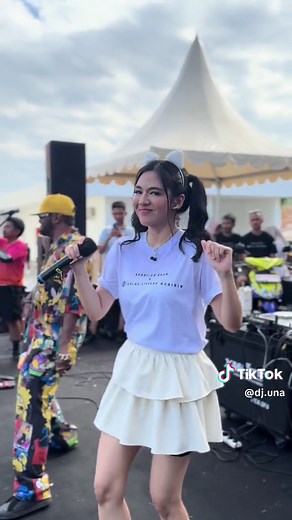 Dugem with DJ Una: Mesmerizing Music and Fun Run Adventures