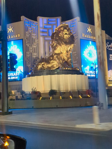 Iconic Spots in Vegas @MGM Grand Hotel & Casino Love the restaurants in here !!! #mgmgrandlasvegas