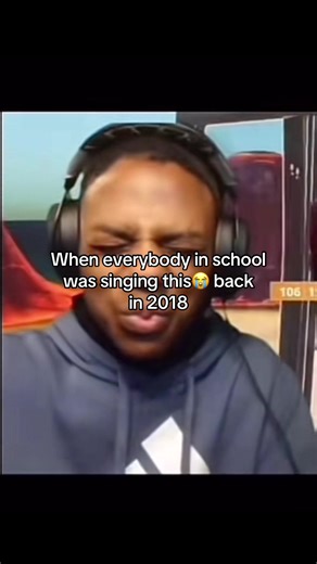 It's so cringe but funny😭 #viral #nostalgia #fyp #miakhalifa #disssong