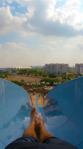 Thrilling Liwa Loop Adventure at Yas Waterworld
