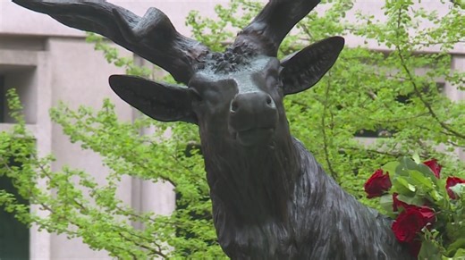 Elk Statue’s return ‘a symbol of the comeback of Downtown Portland’