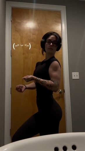 killjoy on Instagram: "flex of joy and whimsy #gym"
