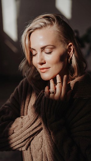 VANEZIA BLUM on Instagram: "Adventskalender I Anzeige ✨ Das zweite Türchen dieses Jahr kommt von meiner Lieblingsbrand für Schmuck: @purelei 💍🎄🎁 Vorweg eine kleine Überraschung für euch. Mit meinem Code „VANESSAJOY“ gibt es 25% auf alles ab einem Warenkorb von 79€ (Mahina Club, Adventskalender, Geschenkgutscheine und bereits reduzierte Produkte ausgeschlossen) ✨ Gewinnen (4 Personen) könnt ihr: 2x Mahina Club für 12 Monate - ein Jahr voller Schmuck 2x Überraschungspaket im Wert von je 250€ W