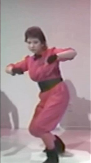 Elbows Up, Side To Side - Lean Like A Cholo (funny) #70s #funny #mexican #chicano #chola