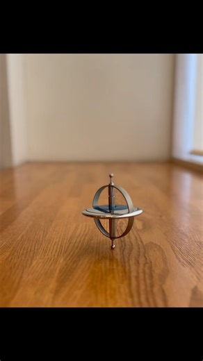 有馬玩具博物館 on Instagram: "【地球ジャイロ】 オモチャの域を超えた、高精度なメカニズムと高品質な製造技術。 日本発の、新しいプロフェッショナルなジャイロスコープ。 日本の町工場が培ってきた技術できわめた精巧な作り、本格志向のこだわったモノづくり。 もっといろいろな回し方が楽しめるはずなのですが、ビクビクしながら回すスタッフです🥹 こちらもご覧下さい⬇️ https://www.tigergyroscope.com ようやく、入荷いたしました！ ご予約下さっておられたお客さま、大変お待たせいたしました。 店頭分も少しございますので、ご興味あるお客さまはぜひ☺️ ・ ・ ・ #地球ジャイロ #タイガージャイロスコープ #日本の職人技 #究極のコマ #有馬玩具博物館 #atam #ALIMALI #博物館ホテル #ALGO #SABOR #アリマリ #オートマタ #automata #アート #ものづくりの楽しさを #楽しむことを忘れずに #art #有馬温泉 #神戸 #kansai #kobe #arimaonsen #金の湯の前です♨️"