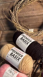 ✨慄‍♀️ Our newest DIY wreath is defying gravity! This Wicked-inspired...