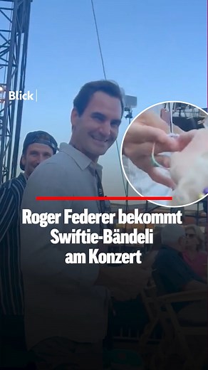 41K views · 205 reactions | Tennis-Legende Roger Federer geniesst am Dienstag Taylor Swifts Konzert im Letzigrund. Dort wird er mit einem Freundschafts-Bändchen eines Swifties überrascht. • #rogerfederer #taylorswift #swifties #erastourzurich #erastour | Blick | Facebook