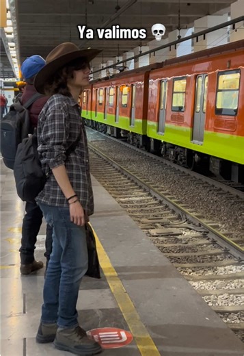 ¿Dónde está Rick? 👁️ Con tantas cosas este año no sería raro un Apocalipsis zombie 🧟 The Walking Dead #carlgrimes #thewalkingdead #thewalkingdeadamc #carlgrimescosplay #carlgrimescosplayer