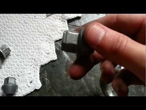 Como a FORD quer que eu troque o meu pneu? How do FORD expects that i change my car tire?