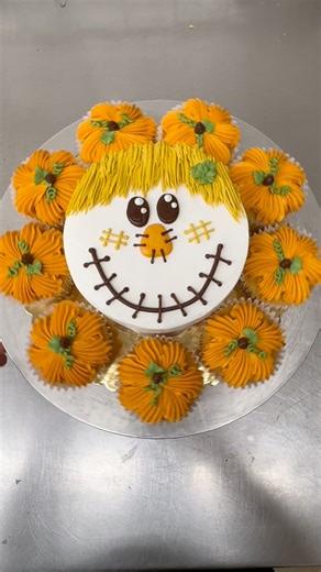 Scarecrow from last fall! 🍂 #cakedecorating #fall | Messy Baker