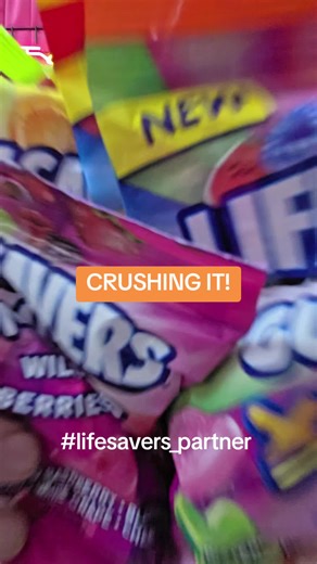 Unlock Candy Crush Gold with Life Savers Bundle!