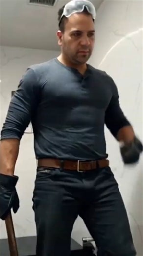 FCUK THIS CUSTOMER!#tiles #trending #shortsfeed