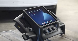 This Huge iPad Installed in a 2005 Dodge Ram Makes CarPlay Look So Yesterday